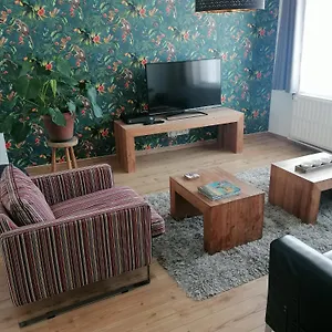 https://villa-casa-frida.hotelsghent.com